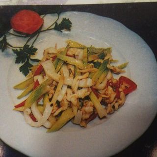 Pollo y sepia salteados con apio