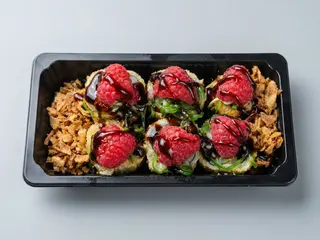 Tempura Maki Tuna con Frambuesas (6 uds.)