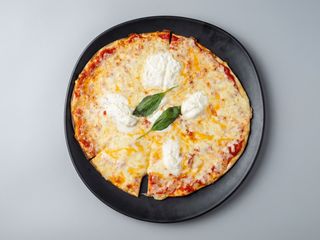Pizza De Burrata
