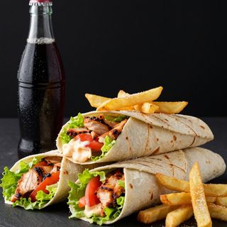Oferta 3 ( 3 Durum o doner, patata y Coca-Cola 2L)
