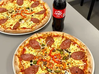 Oferta 8 ( 2 Pizzas grande y Coca-Cola 2L)