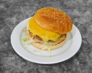 Hamburguesa A Los 3 Quesos (200 G.)