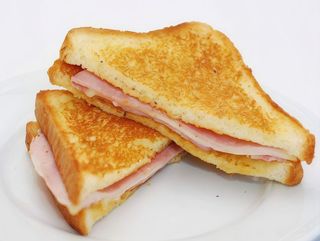 Sándwich Americano Con Pollo Cocido