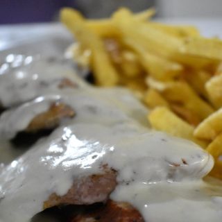 Pechuga con queso roquefort 