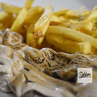 Solomillo al ajo negro tostado