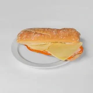 Bocadillo De Lomo Con Queso