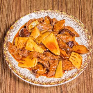 90- ternera con bambú y setas