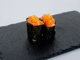 26- Salmon con aguacate