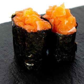 26- Salmon con aguacate