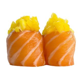 28C- Gunkan salmon y mango (2p)