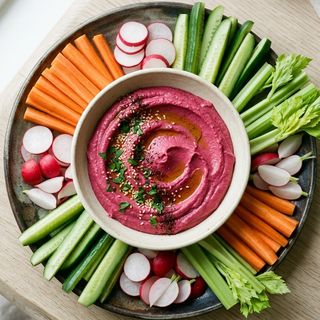 Hummus de remolacha con crudités