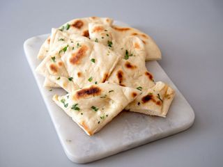 Naan ajo y queso