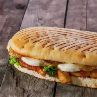Bocadillo XL d pechuga de pollo con lechuga, tomate y mahonesa