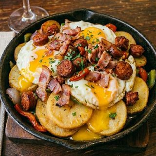 Sartén de huevos rotos