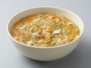 Sopa De Pollo Con Fideos