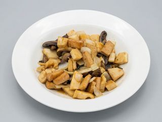 Bambú Y Setas Chinas Salteadas