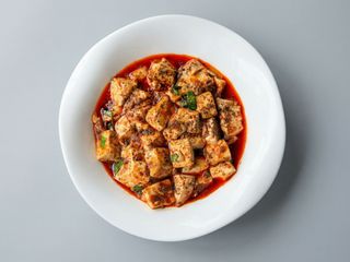 Tofu Con Salsa De Picante