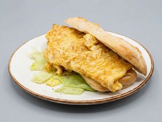 Bocadillo De Tortilla Al Gusto