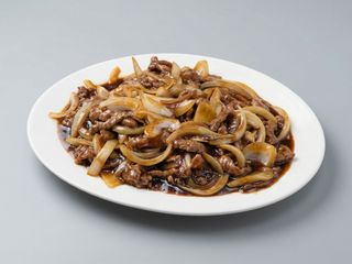 -57-Ternera Con Cebolla