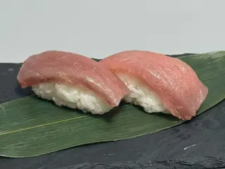 -A16-Sushi atún (2 uds.)