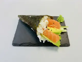 Temaki Salmón (1 Ud.)