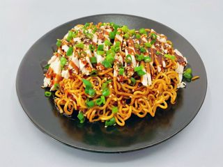 Yakisoba Con Pollo (500 Cc.)