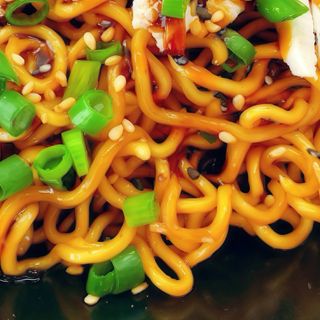 Yakisoba Con Pato (500 Cc.)