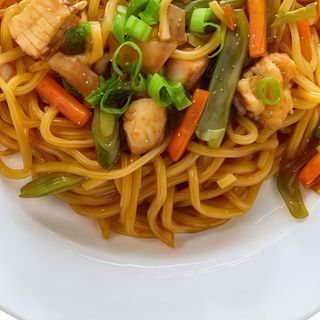 Yakiudon Con Pato (500 Cc.)