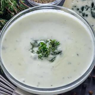 Salsa Roquefort.