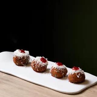 Croquetas de chuleta de vaca y mermelada de pimientos