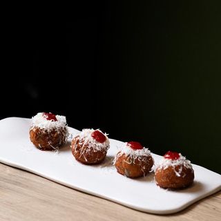 Croquetas de chuleta de vaca y mermelada de pimientos