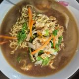 Sopa de tallarines con pollo y verduras (grande)