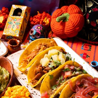 Tacos De Tinga (4 Uds.)