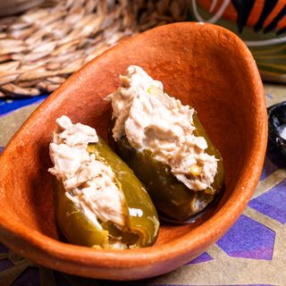Jalapeños Caseros Rellenos De Atún Con Mayonesa (2 Uds.)