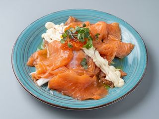 Ensalada Salmón Marinado