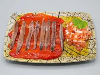 Pimientos Asados Y Anchoa Extra