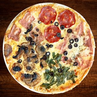 Pizza cuatro estaciones