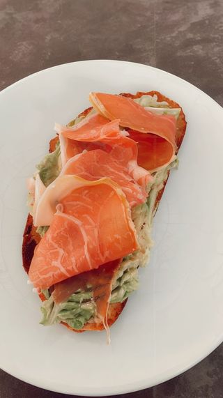 Tostada Aguacate, Tomate Y Jamón De Teruel 