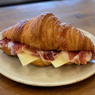 Croissant Plancha Jamón Teruel + Queso
