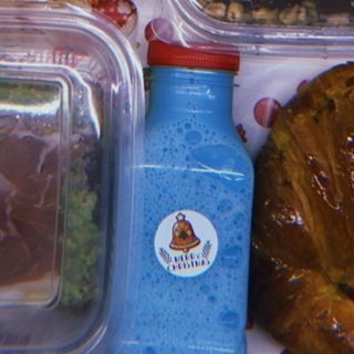 Botella leche de color ALEATORIO