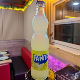Fanta Limon botella plástico grande