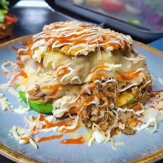 PATACON DE PLATANO Y  POLLO