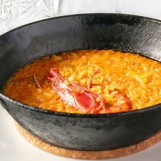 Caldereta de arroz con carabineros del Sur. Ración