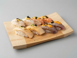 Bandeja Nigiri Flambeado, 8 Piezas