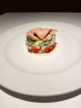 Ensalada De Tomate Ventresca De Atún Cebollita