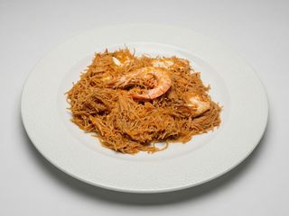 Rossejat de Fideos con Langostinos y Pescado de Roca