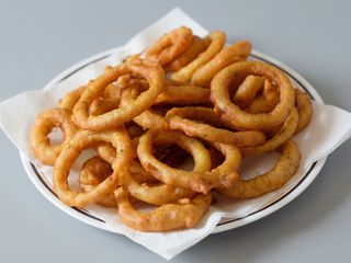 Aros de Cebolla + Salsa Michelangelo