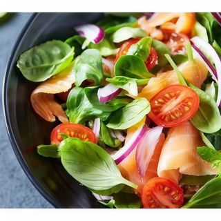 Ensalada De Salmón Grande