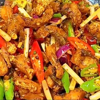 BACALAO FRITO SALTEADO EN WOK干锅鳕鱼