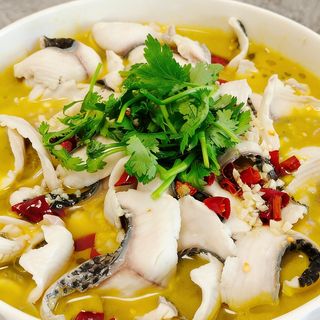 FILETE DE PESCADO CON COL ENCURTIDO酸菜鱼